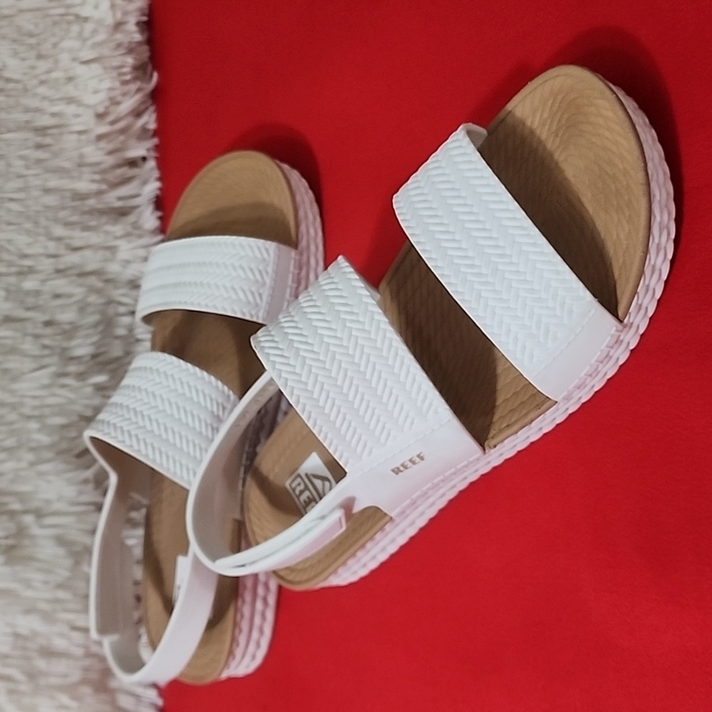 Reef White and Tan Women's Sandals - Picture 3 of 9